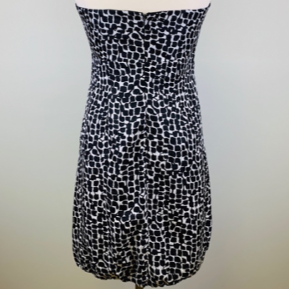 Silk White House Black Market Strapless Cocktail Dress - Size 8. EUC - Picture 3 of 9